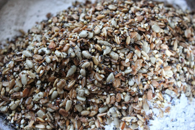 Making toasted harvest grains bread