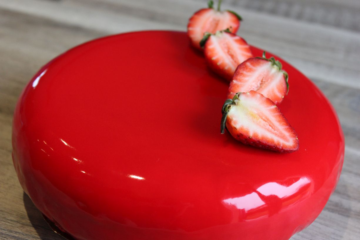 Au menu du jour Entremet à la fraise et vanille de Tahiti