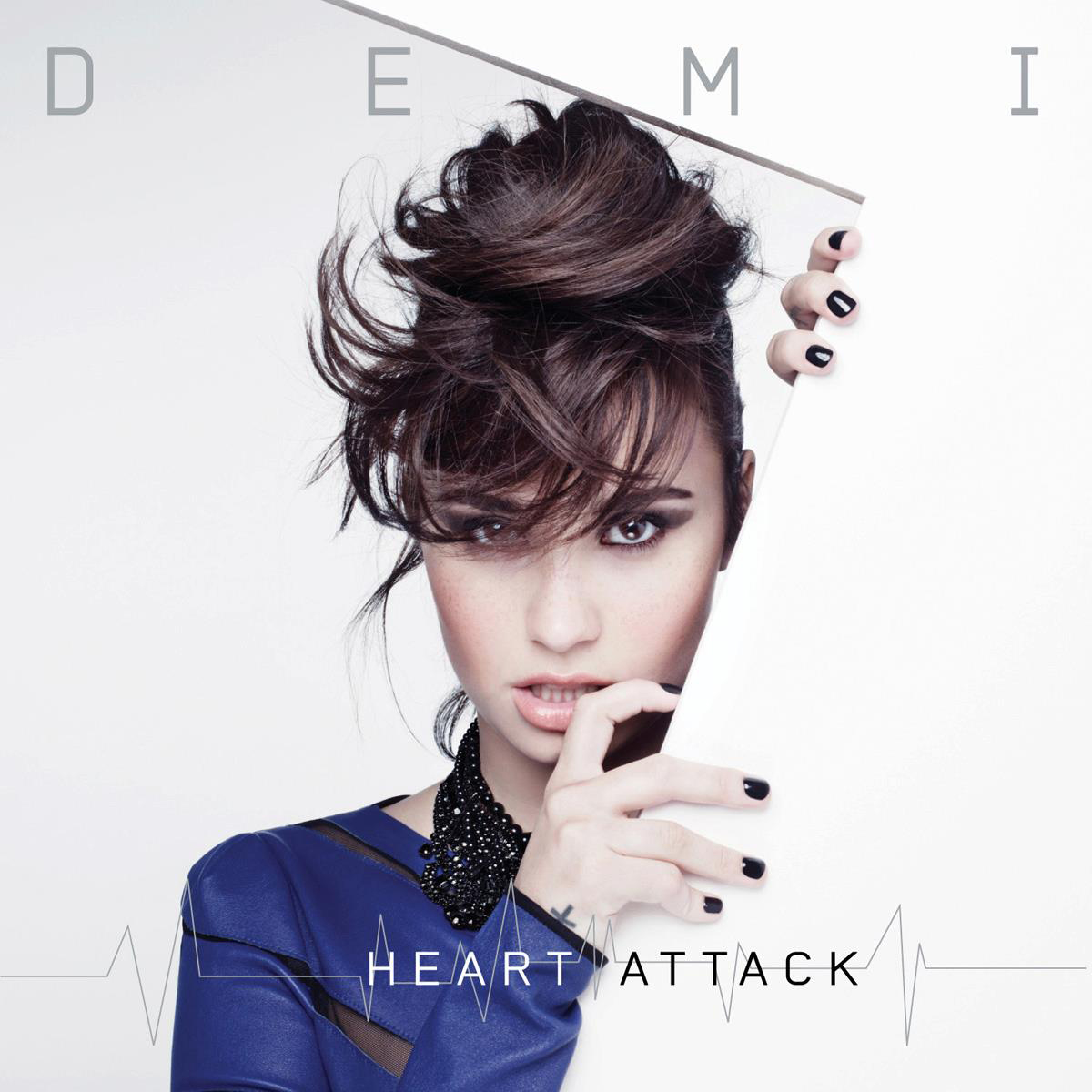 http://2.bp.blogspot.com/-m05-2xA3B14/URqDjLe1aiI/AAAAAAAASOI/nnE_WqulwPU/s1600/Demi-Lovato-Heart-Attack-official-single-artwork-march-4-2013.jpg