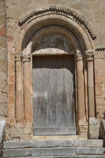Romaanse kunst en architectuur Eglise SaintJulien te Couleuvre