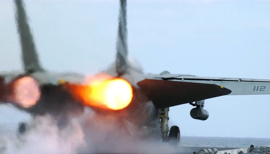 http://2.bp.blogspot.com/-m1tTk3Z14kE/TijH1EFq-kI/AAAAAAAAF_g/DHJAv5a1WUo/s1600/f14_tomcat_afterburner_312332_aircraft-wallpaper.jpg