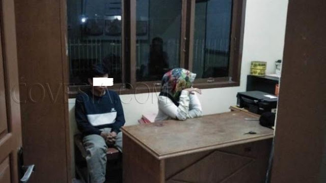 Tak Kapok, Pria Ini Terciduk Kedua Kalinya saat Bercinta dengan Istri Orang Tak Kapok, Pria Ini Terciduk Kedua Kalinya saat Bercinta dengan Istri Orang