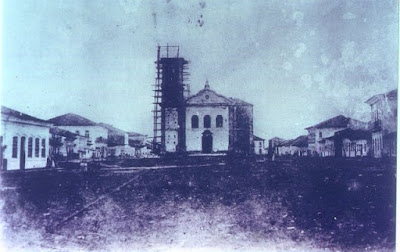 Basílica do Bom Jesus em construção. Década de 1870. Crédito: Onésio França Júnior.