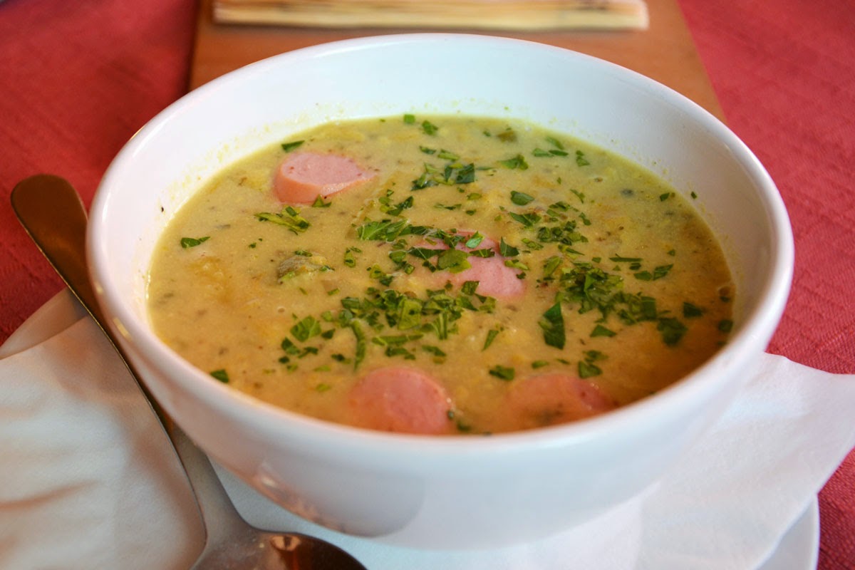 Вкусный супчик на скорую. Саксонский картофельный суп. Суп картофельный со шпиком по-саксонски,. Берлинский картофельный суп. Суп картофельный с сосисками.
