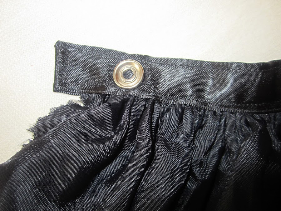 mis nancys, mis peques y yo, disfraz brujilla nancy sobrefalda detalle