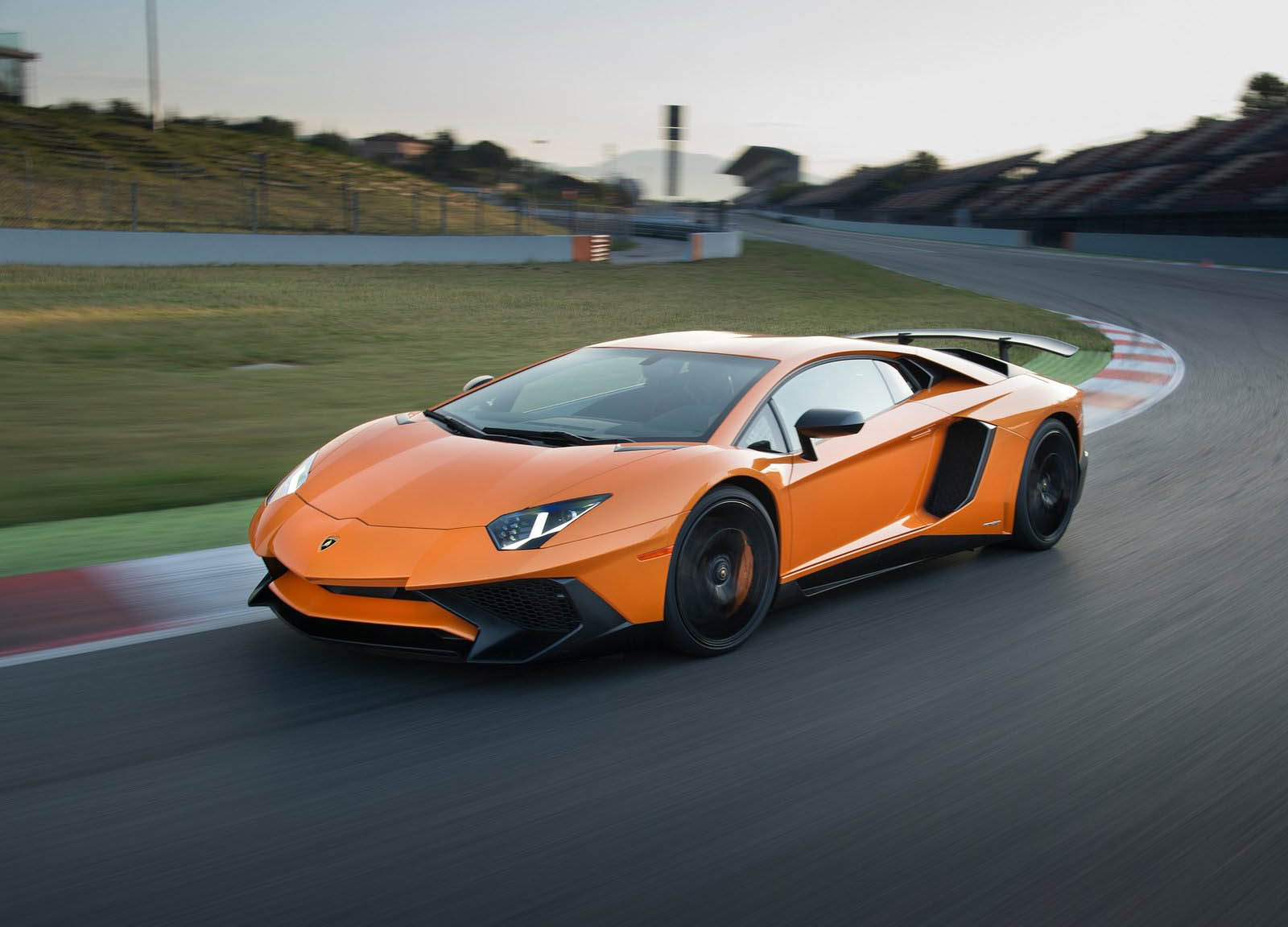 Don't Overfill Your Lamborghini Aventador Or It Could ...
