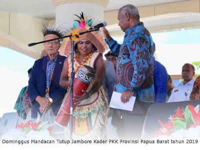 Dominggus Mandacan Tutup Jambore Kader PKK Tingkat Provinsi Papua Barat tahun 2019