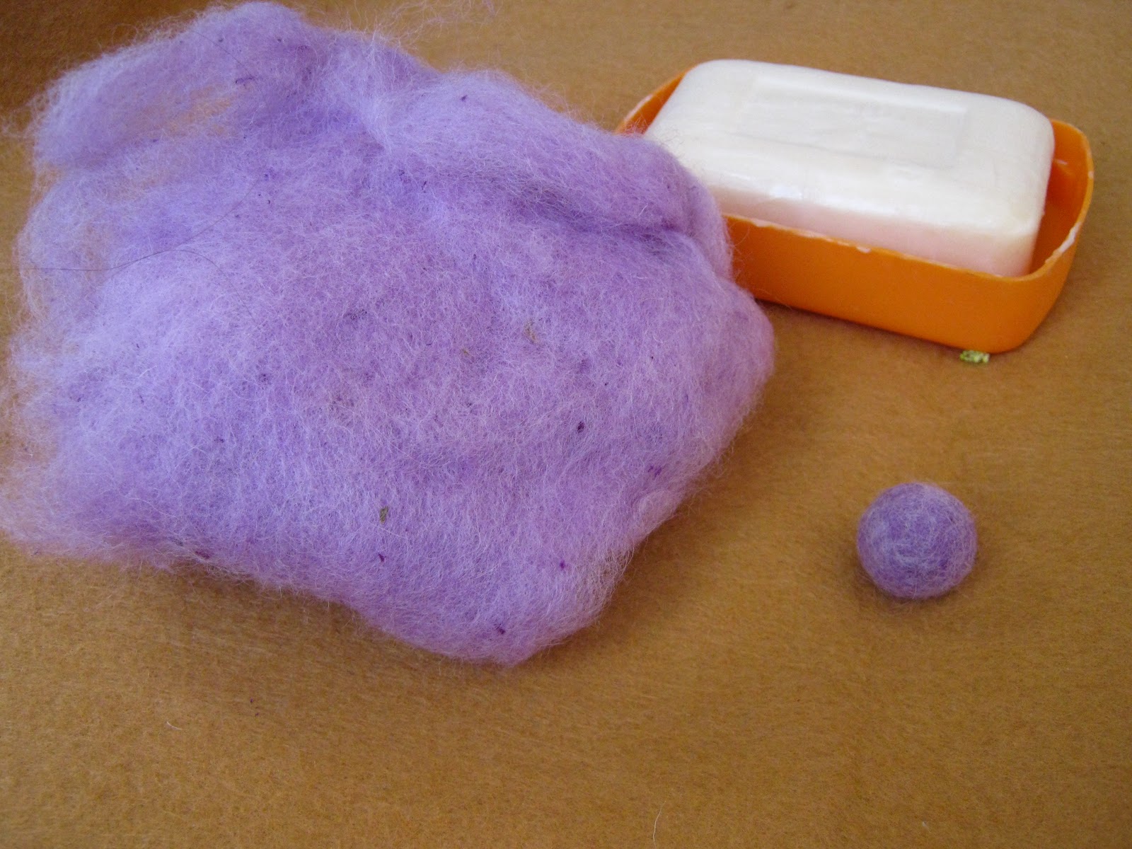 Piccolomondoantico Perle in feltro felt beads tutorial