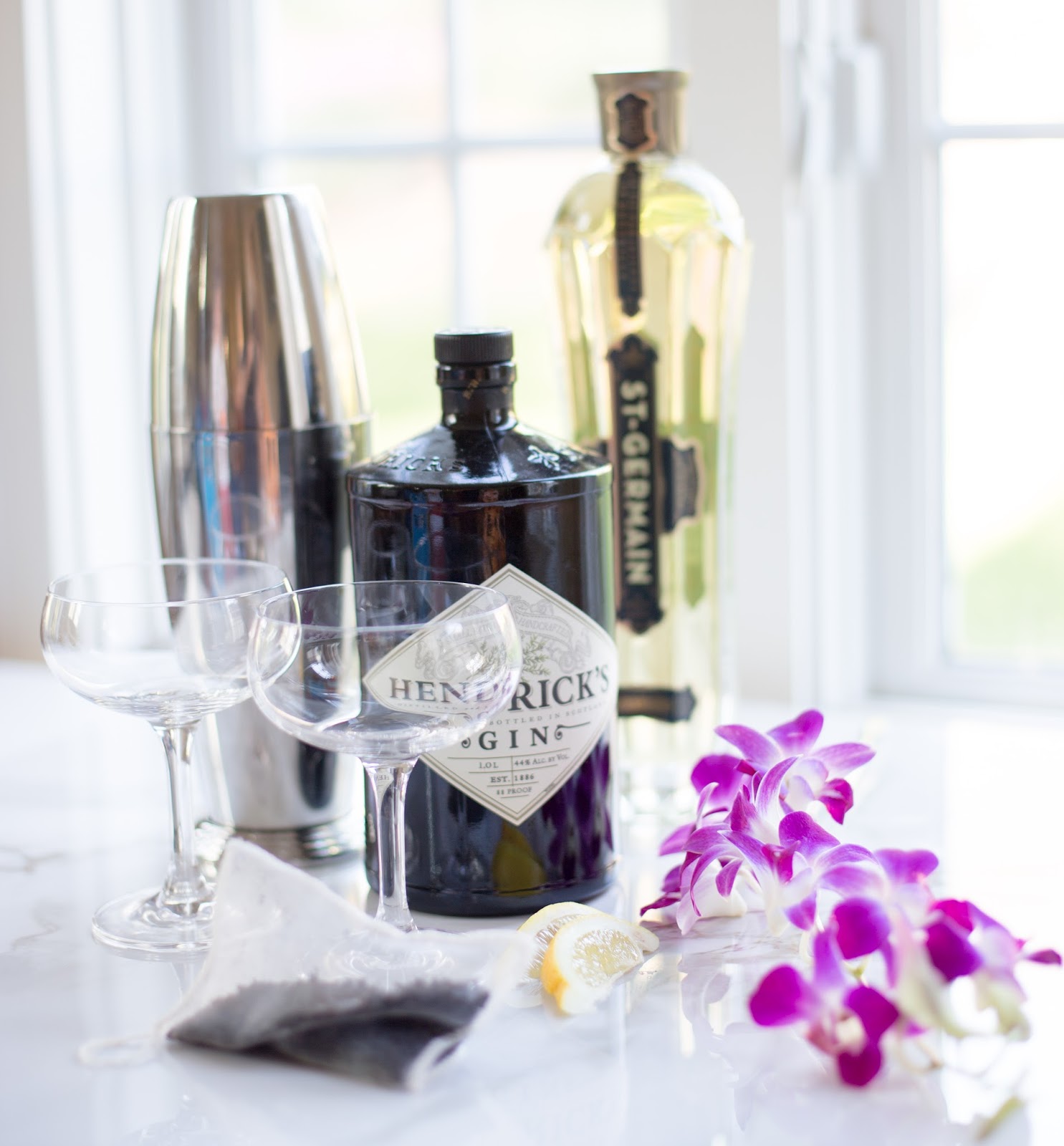 Straight to the Hips, Baby G & Tea (Gin & Green Tea Sour)