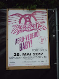 poster facand reclama concertului Aerosmith din Munchen