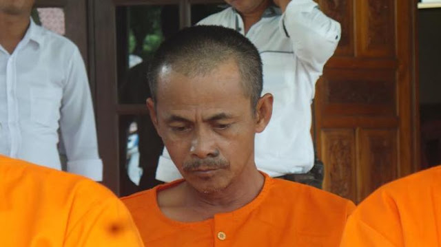 Dengan Tangan Kosong, Kepala Desa Ini Buat Polisi Bonyok, Begini Kronologisnya Dengan Tangan Kosong, Kepala Desa Ini Buat Polisi Bonyok, Begini Kronologisnya