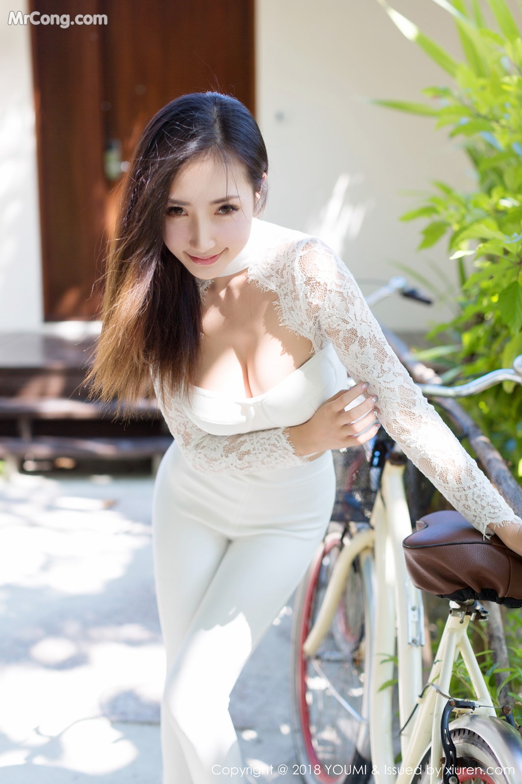 YouMi Vol.108: Model Yumi (尤 美) (41 photos)