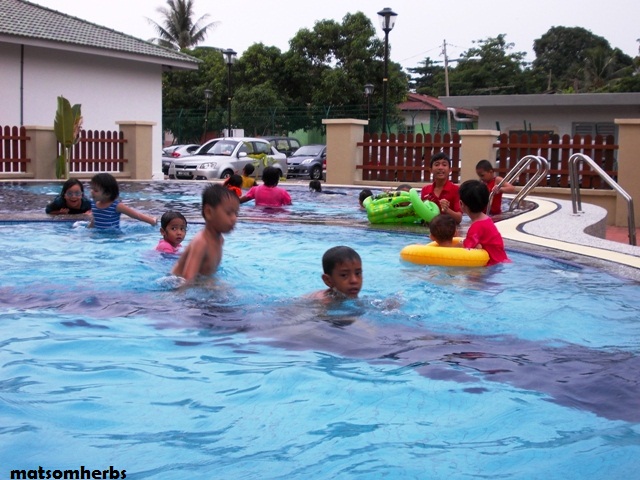 MAT SOM SADONA: HOTEL PANTAI PUTERI TANJUNG KLING MELAKA