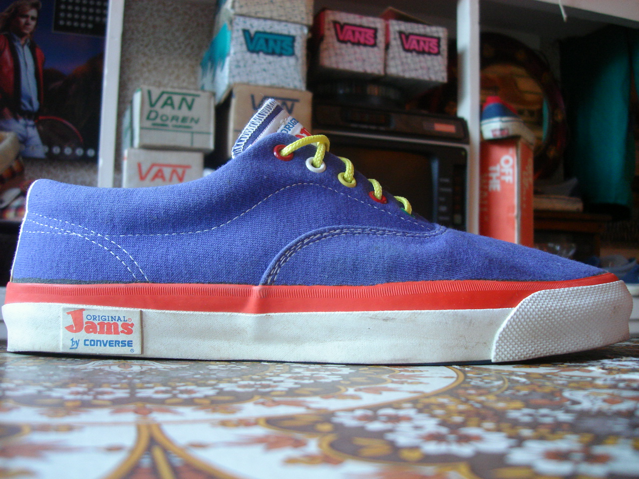 theothersideofthepillow vintage ORIGINAL JAMS by CONVERSE solid purple