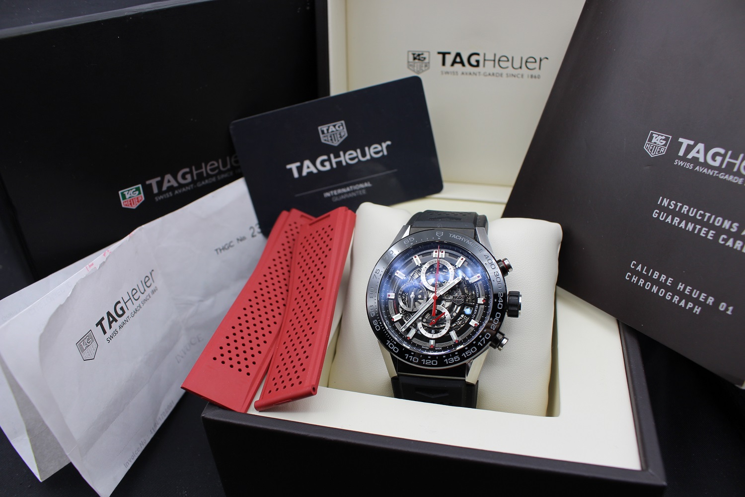 Tag heuer carrera. Tag heuer awbf2a80. Tag heuer car2a1z. Tag heuer wallpapers. Коробка для часов премиум.