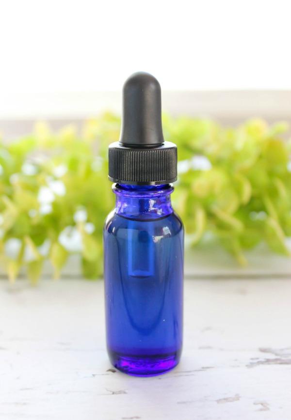 Pauline Kristensen Diy Cuticle Oil With Flowers DIY Cuticle Oil