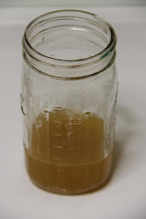 Filtrate from lye-boiled eggshells Filtrate from lye-boiled eggshells