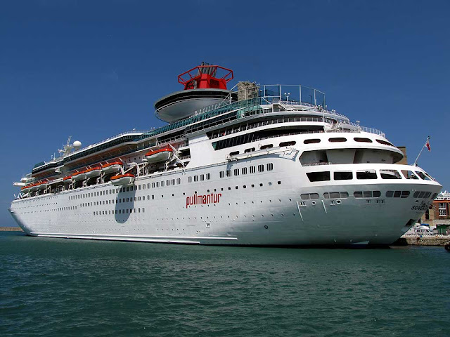 MS Sovereign cruise ship, IMO 8512281, port of Livorno