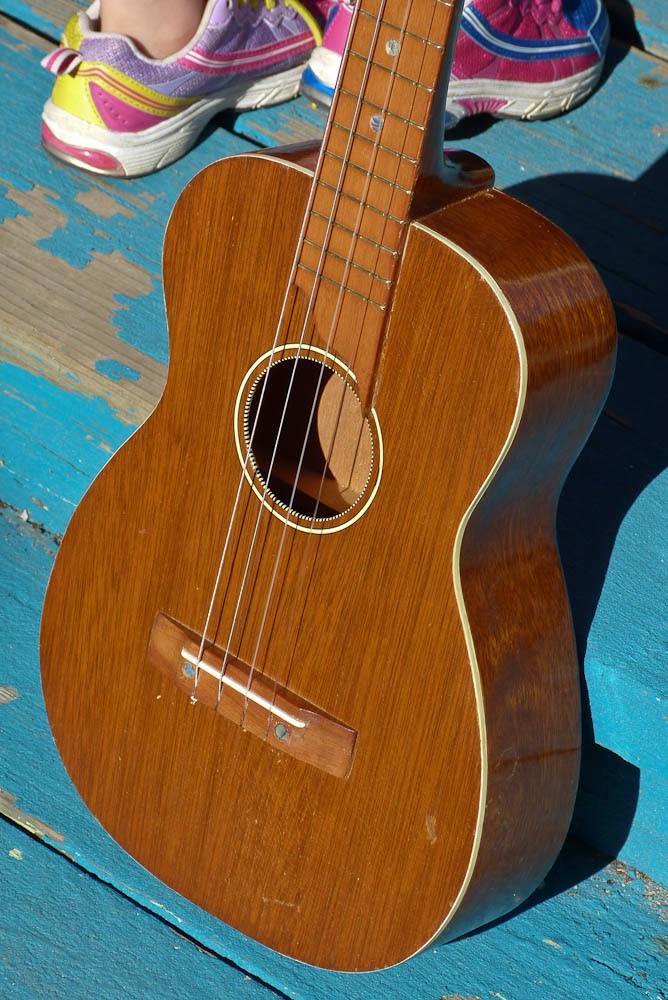 c.1970 Japanesemade B&J Serenader Baritone Ukulele