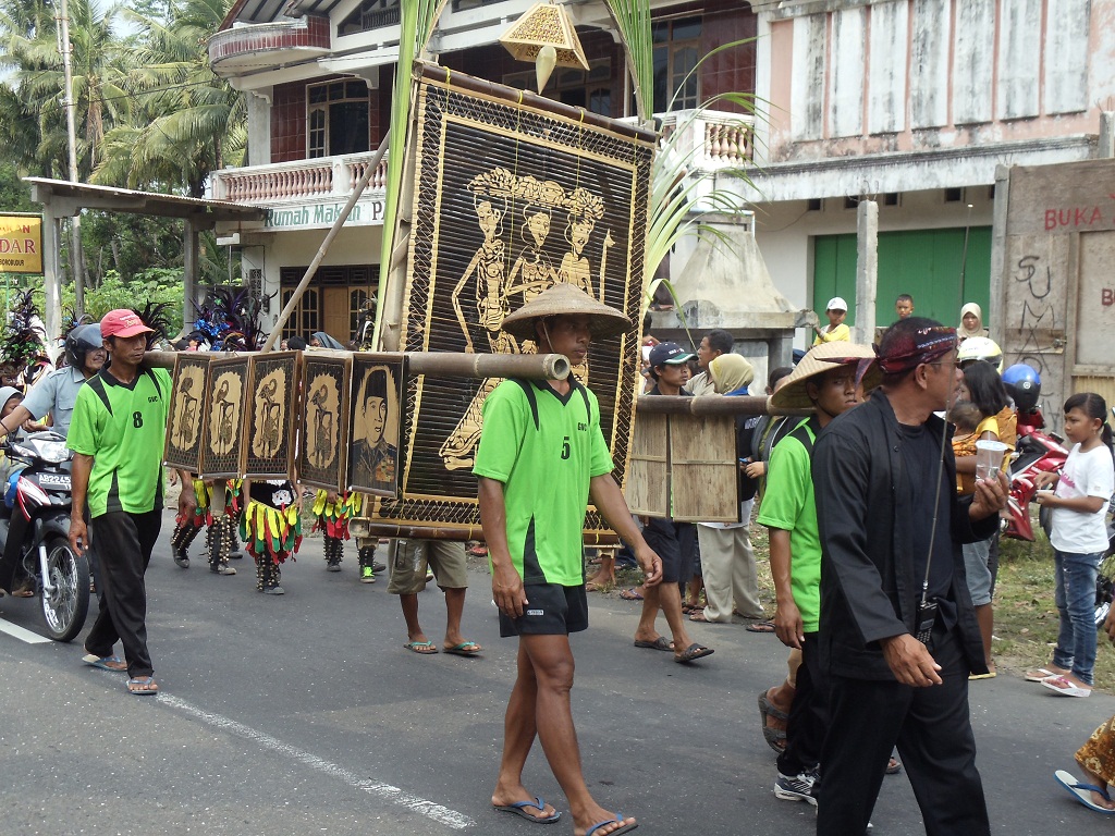  Desa  Wisata  Wanurejo KERAJINAN  UKIR BAMBU 