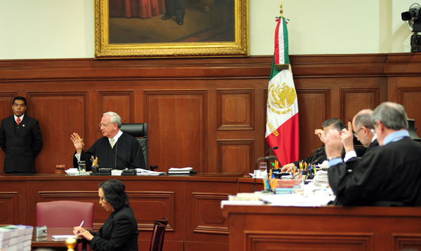 Es legal insultar a la autoridad resuelve Suprema Corte Es legal insultar a la autoridad resuelve Suprema Corte