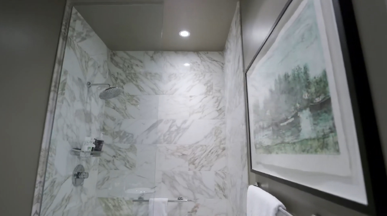 28 Photos vs. 1128 West Georgia Street #4901, Vancouver vs. Luxury Condo Interior Design Tour