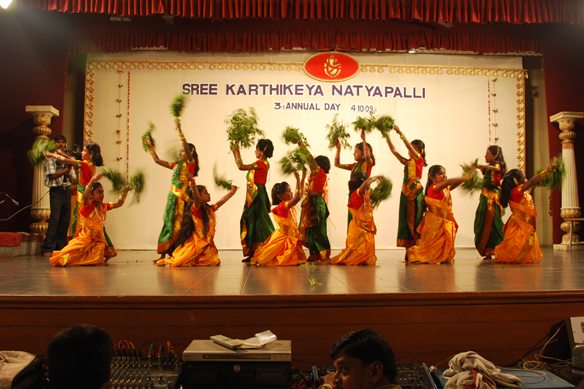 Dance Costumes Rent Coimbatore bharathanatyam costumes rental in