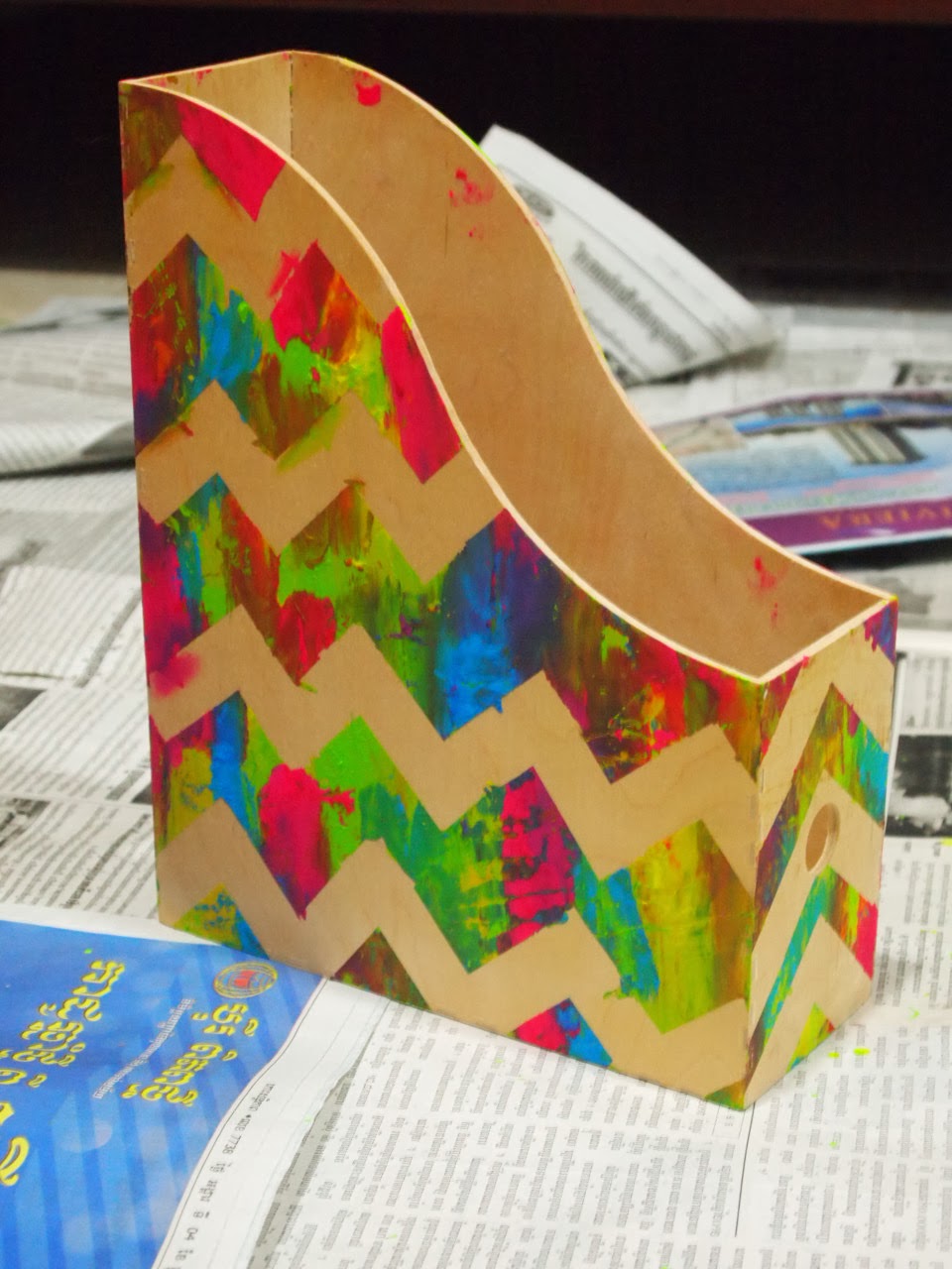 Teen DIY Decorated Wooden Magazine Holder
