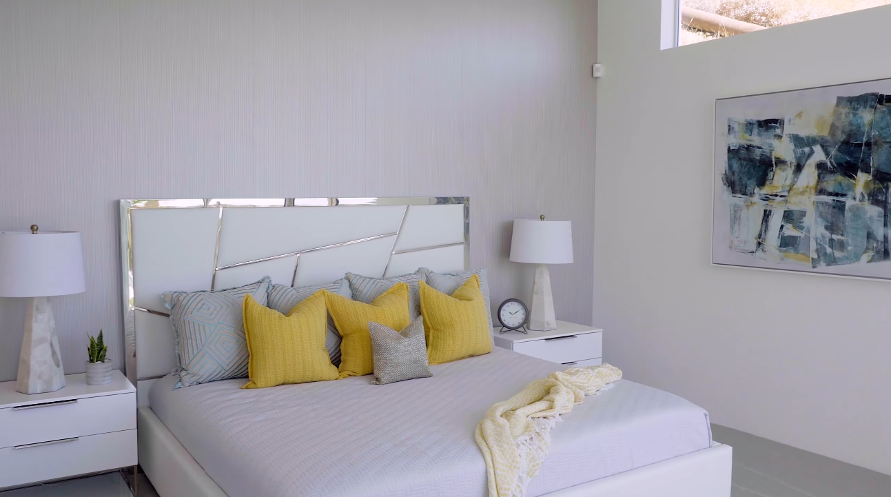 32 Photos vs. Palm Springs, CA Luxury Home Interior Design Tour By Brian Foster