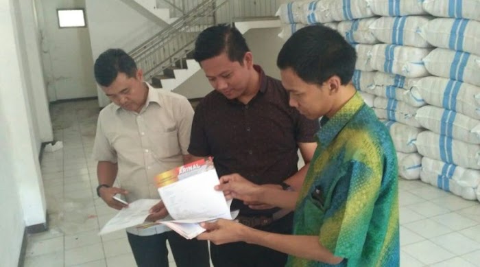 Gudang Logistik Milik Cagub Di Gerbek Panwaslu