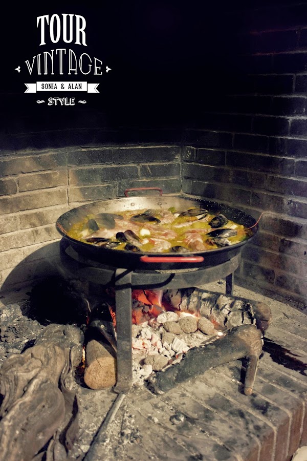 Casa rural la pintora Requena. Paella. Alan Blesa y Sonia Soler. tourvintage.blogspot.com