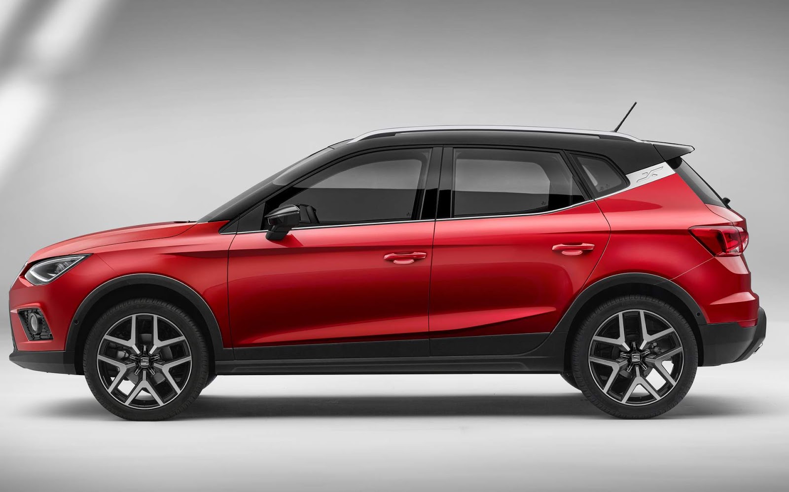 Seat Arona antecipa detalhes do VW T CROSS SUV do Polo