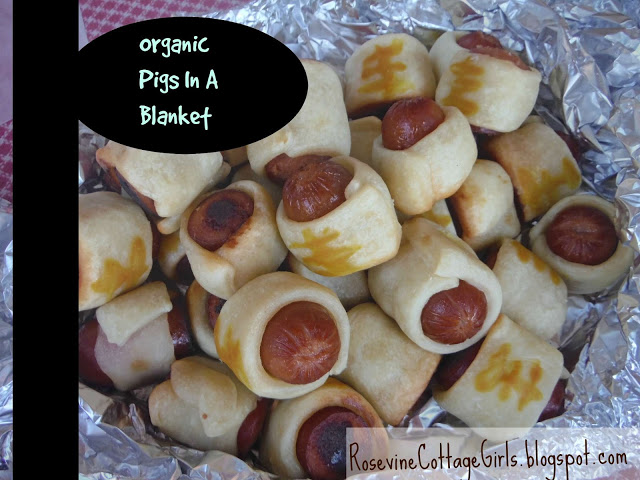Pigs In A Blanket | foil packet with pigs in a blanket footballs | rosevinecottagegirls.com | pigs in a blanket