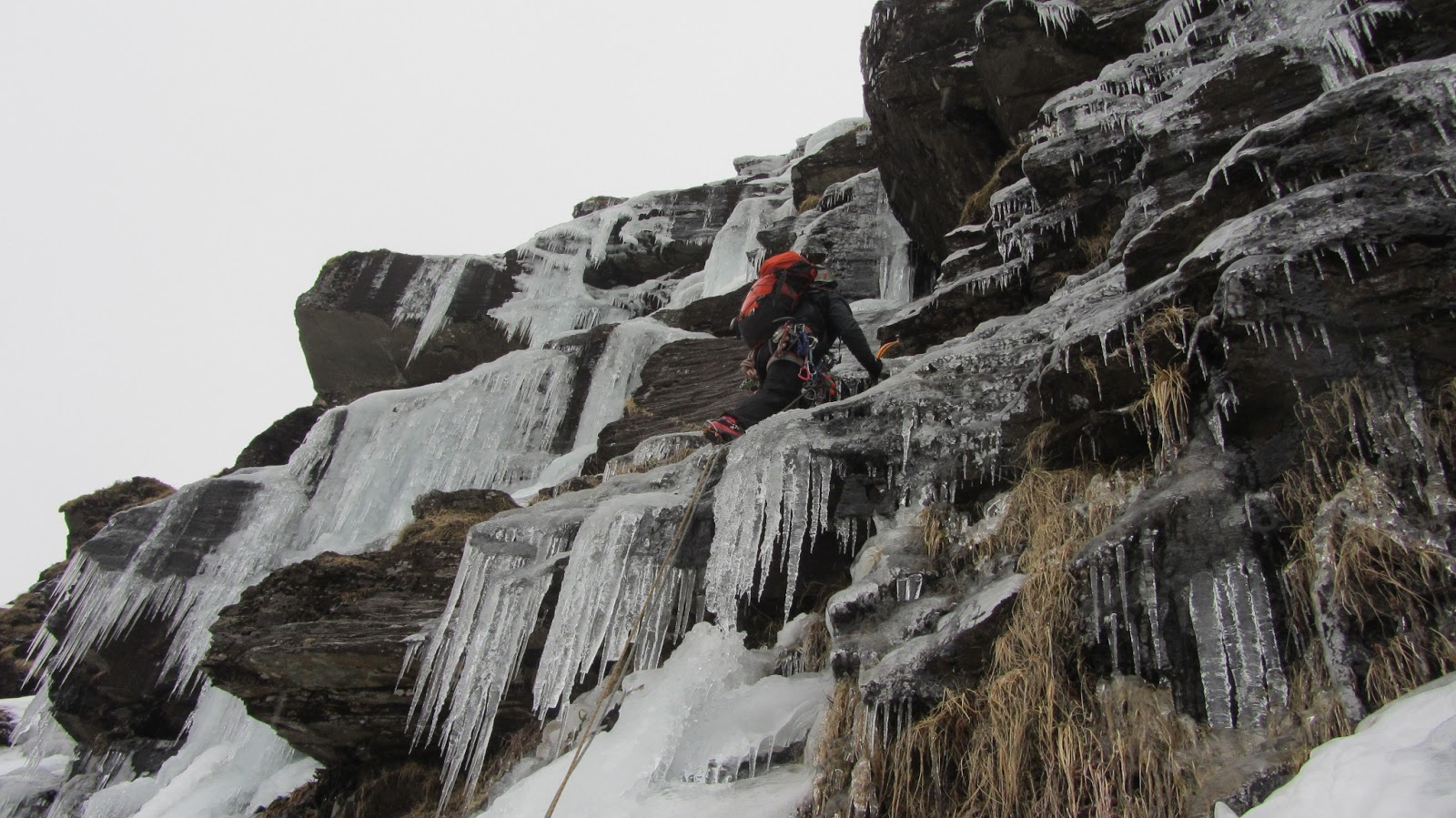 A J Thorley Mountaineering Doctor's Dilemma IV,4**, Coire Daimh. Beinn