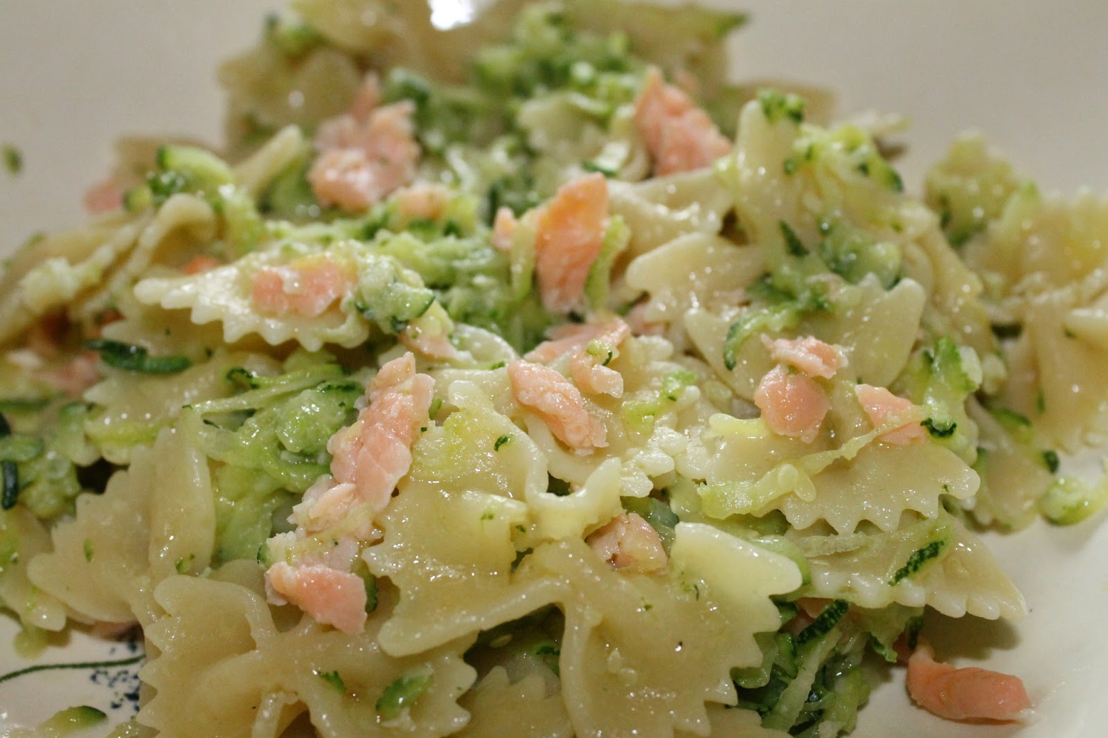 JibberJabberUK Smoked Salmon and Courgette (Zucchini) Pasta