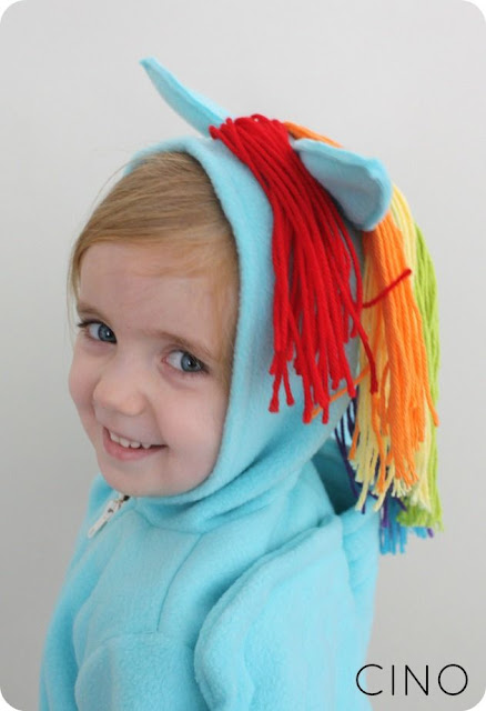 DIY Rainbow Dash Costume