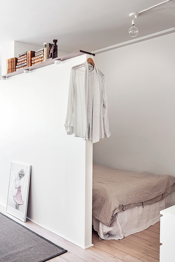 Bedroom with short wall divider | Fantastic Frank