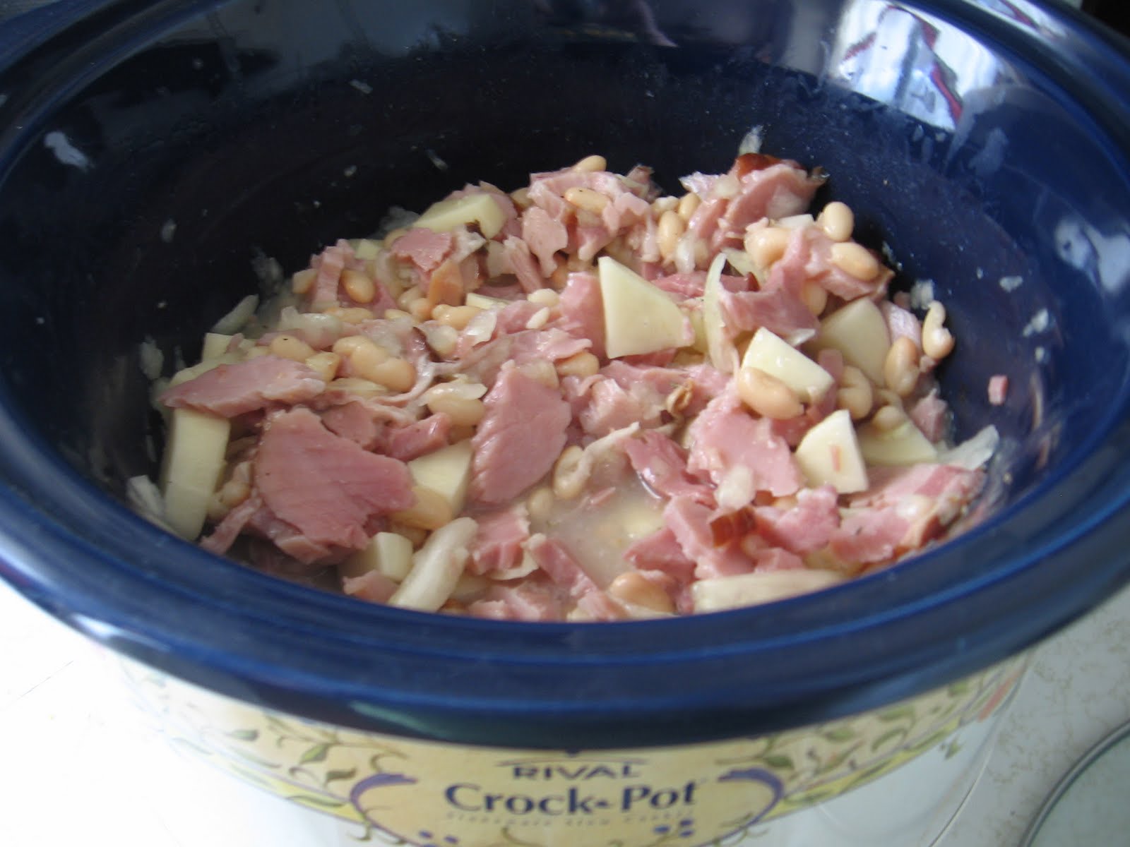Dish of This Dash of That: Ham n' Bean Soup