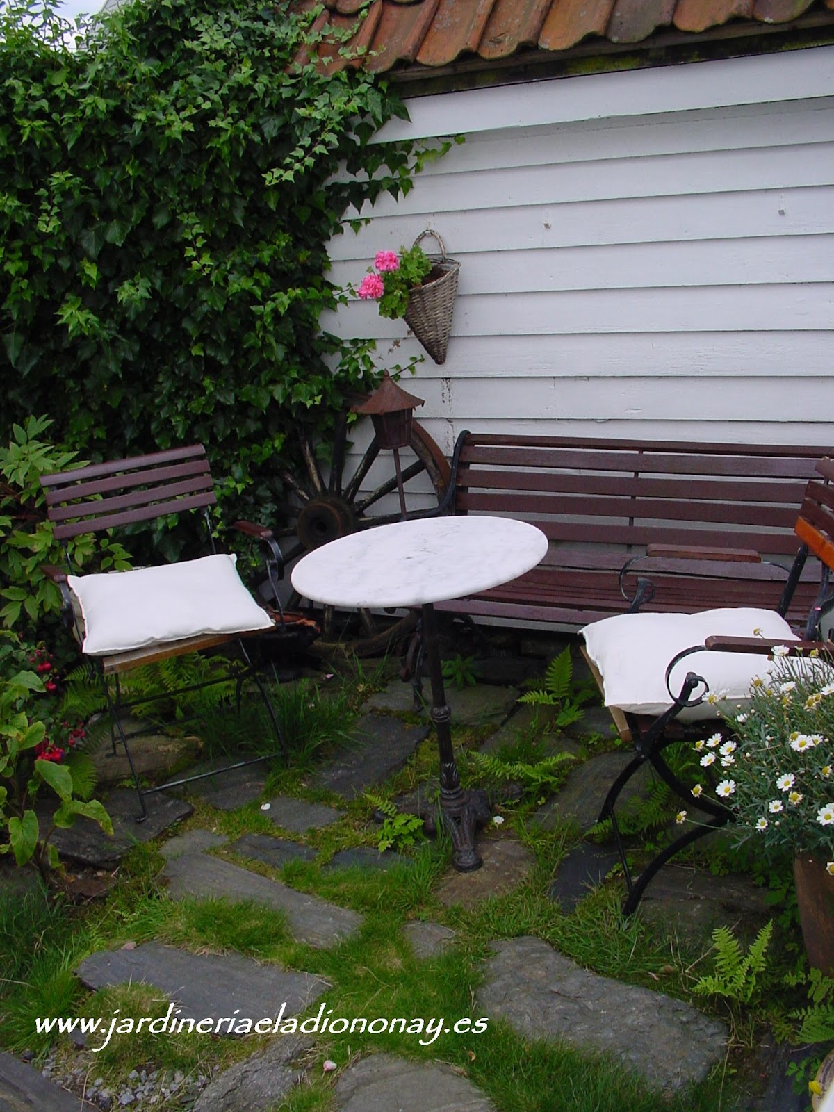 Jardineria Eladio Nonay: NUESTROS PRIMEROS MUEBLES (Jardinería Eladio