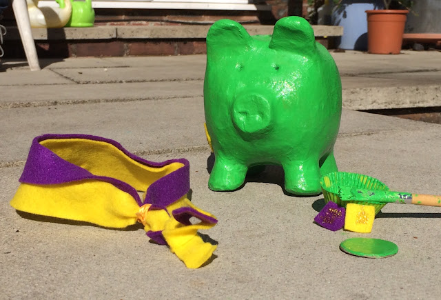 creating a cub scout themed piggy bank