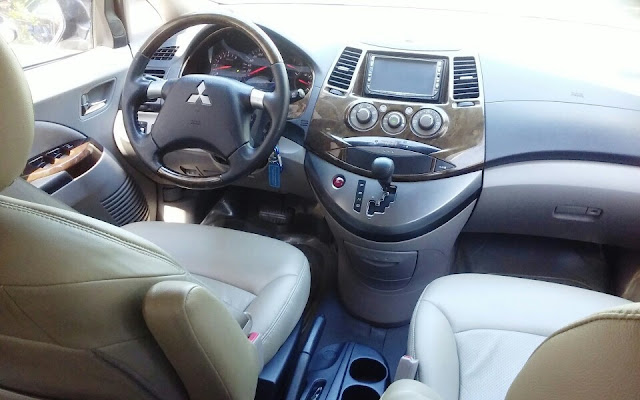 Xe Mitsubishi Grandis 2.4l