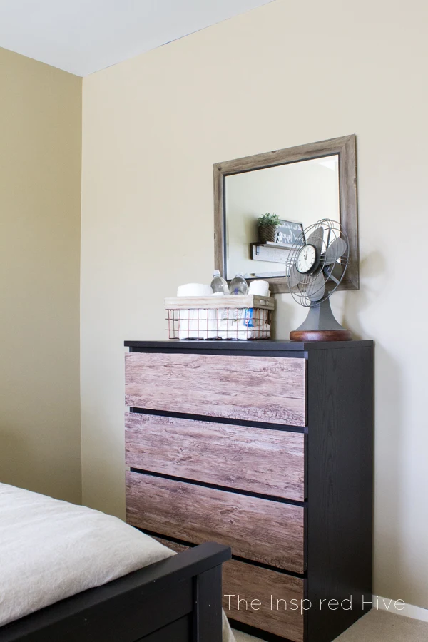 Such an easy Ikea hack! Update a dresser with vinyl adhesive paper!