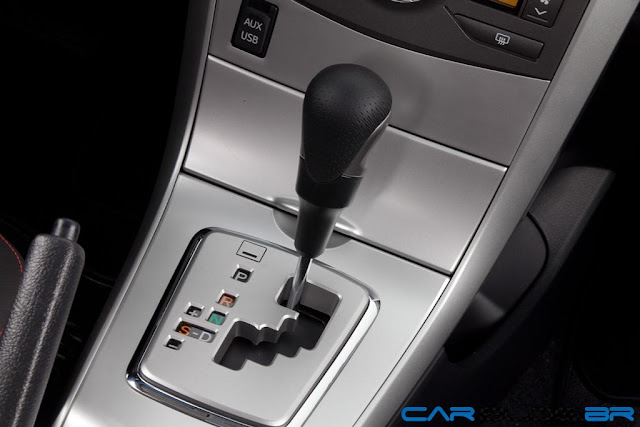 Toyota Corolla 2013 - câmbio automático
