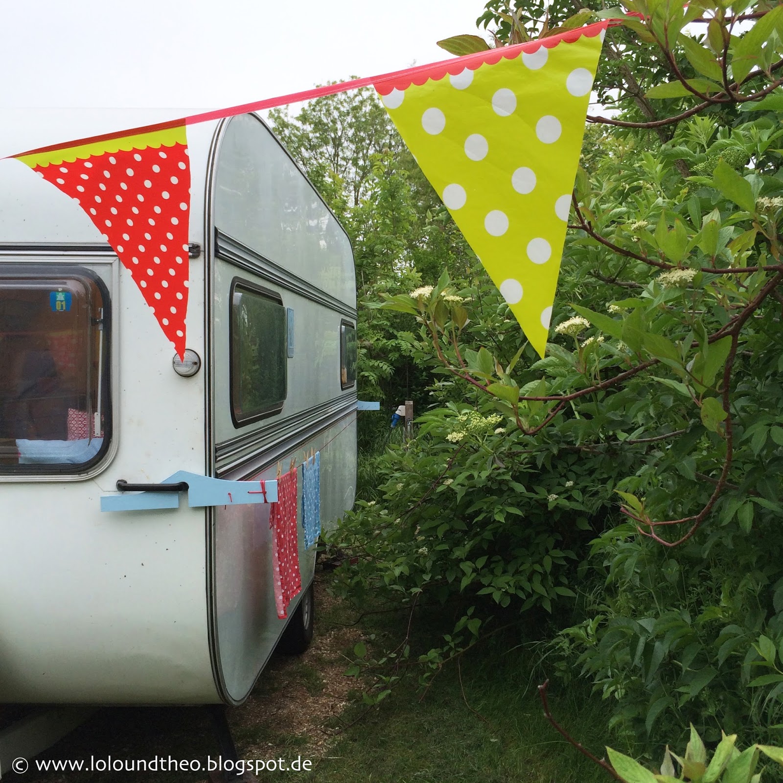 Lolo und Theo: Urlaub im Wohnwagen - Von Praktischem und Schönem