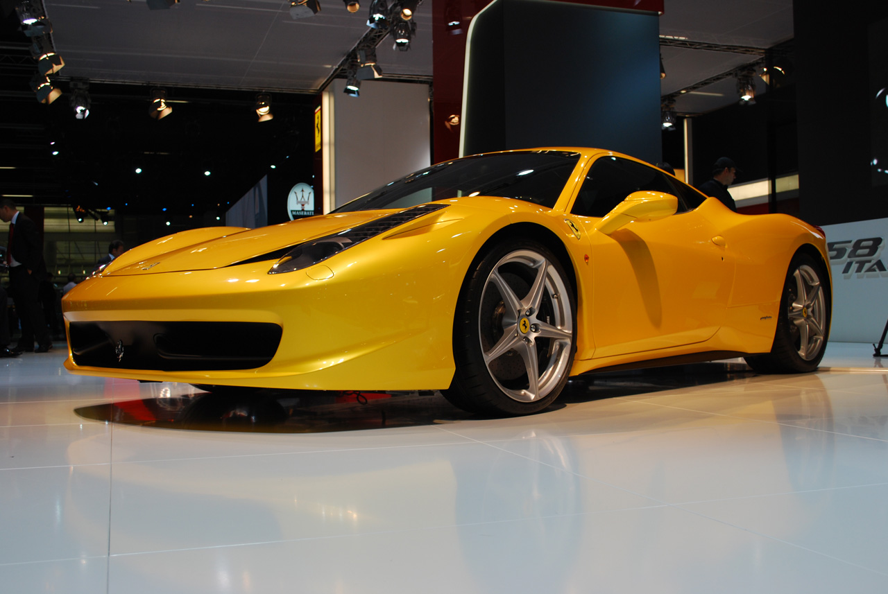 SPORTS CARS: Ferrari 458 Italia yellow wallpapers 2012