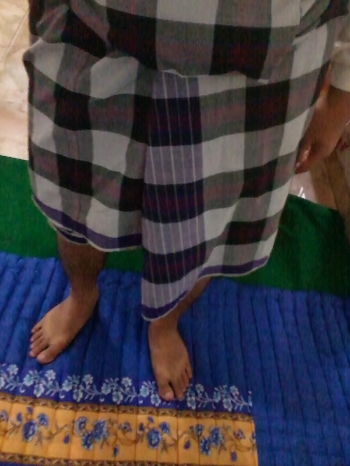 YUSUF NORMAN PERBEDAAN SARUNG, SAMPING, JARIK