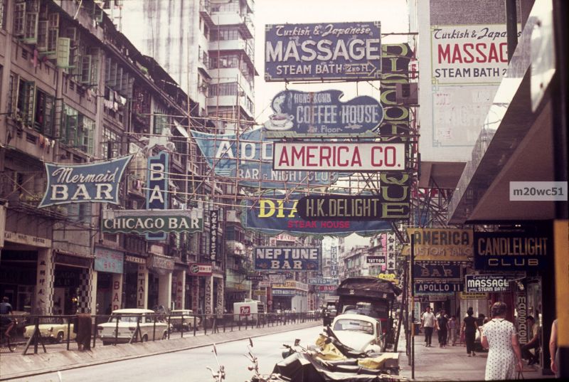 20 Cool Snaps That Capture Wanchai Bars in Hong Kong From the 1970s