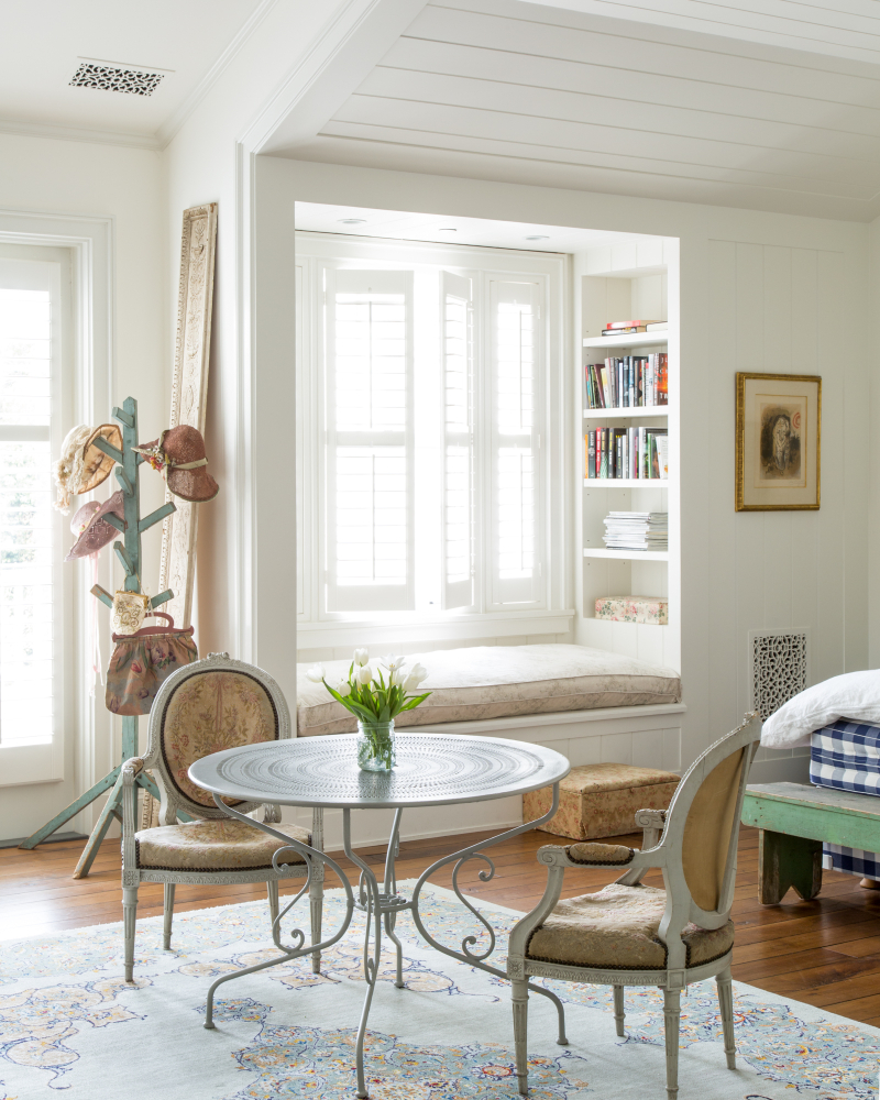 Cliffwood project - Giannetti Home Charming cottage style bedroom with window seat with decor by Samantha O'Connor