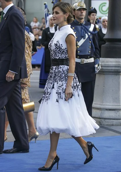 King Felipe VI and Queen Sofia. Queen Letizia wore Carolina Herrera Floral-Embroidered dress, Prada Pumps