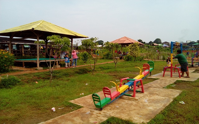 Taman Limo Jatiwangi Tempat Wisata Kekinian di Cikarang